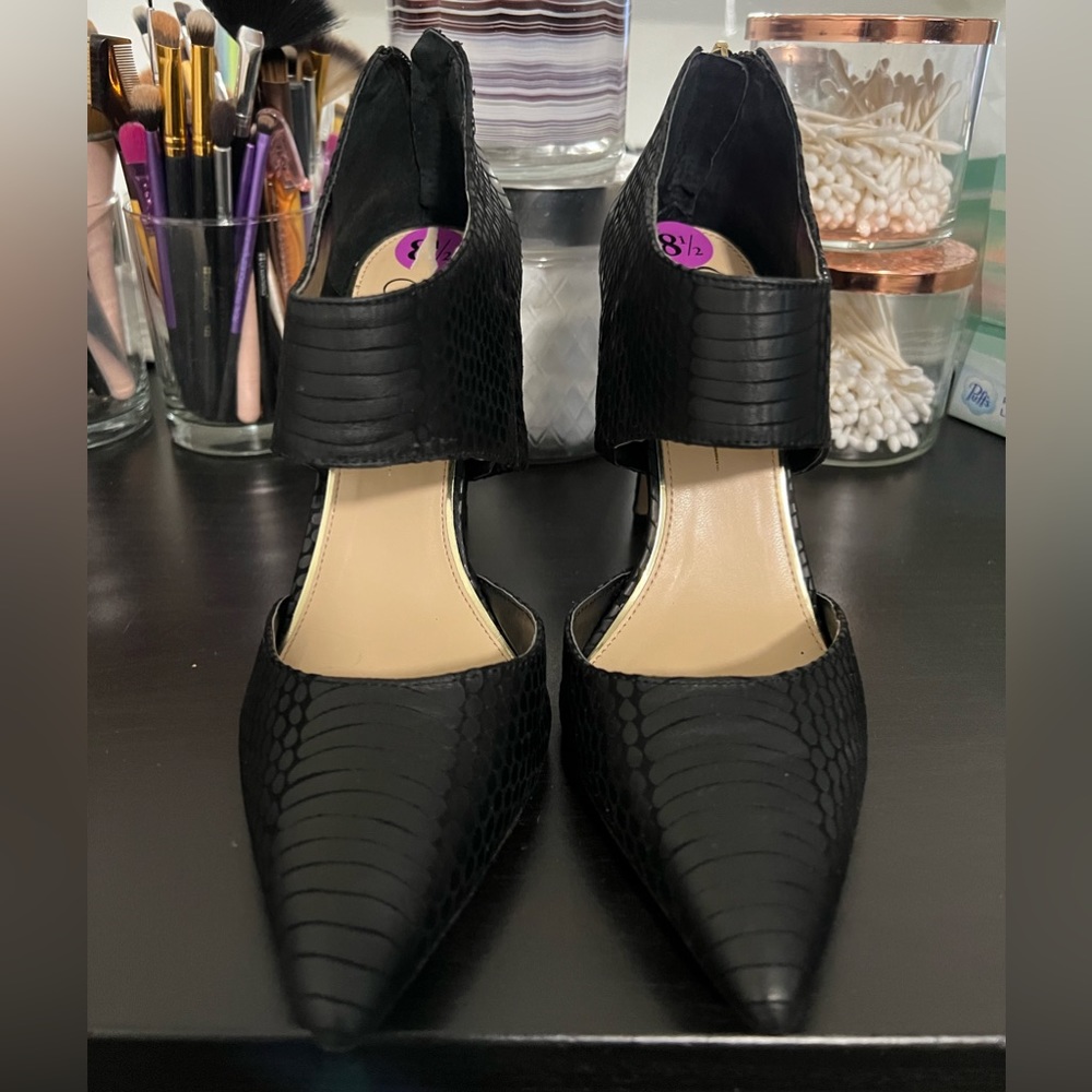 Used Jessica Simpson Black 6” heels